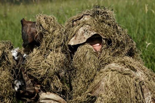 Mad&amp;#xE1;rfot&amp;#xF3;z&amp;#xE1;s &amp;#xE1;lcaruh&amp;#xE1;ban (Fot&amp;#xF3;: Orb&amp;#xE1;n Zolt&amp;#xE1;n).