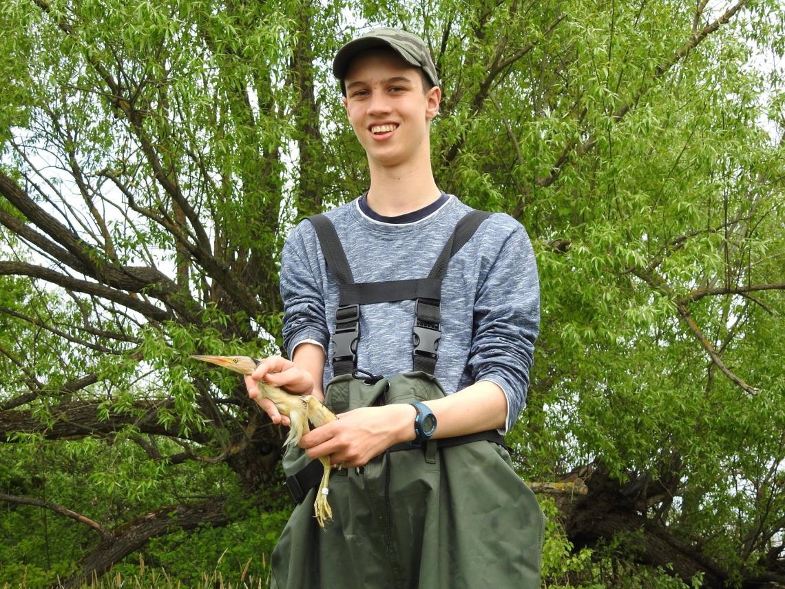 Kónya Máté 15 évesen a Tiszalúci Gyűrűzőállomáson