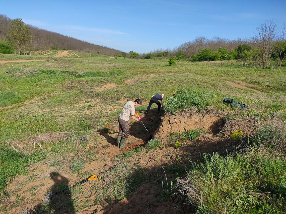 Partfalfelújítás kézi erővel