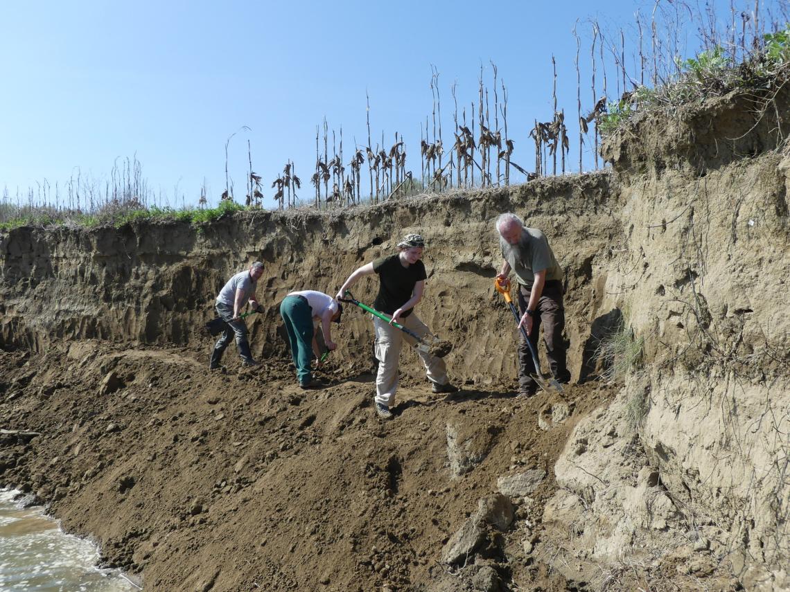 Partfalásás a Tiszán